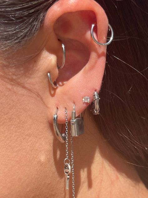 Hoops are Stainless Steel ! Hypoallergenic! Won't Rust, Tarnish, or Turn your Ears Green! Hoops Measure 16mm ! SCRAPMETAL.SHOP Earrings Small Hoops, Earrings Silver Hoops, Wire Hoop Earrings, Cool Ear Piercings, Nose Earrings, Hoops Silver, Cool Piercings, Jewelry Gothic, Gothic Jewelry