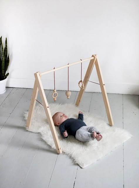 DIY Wooden Baby Gym idea | simple scandi style toys | home decor Wood Baby Gym, Playroom Decoration, Nursery Diy Projects, Wooden Baby Gym, Diy Bebe, Baby Sleep Problems, Play Gym, Woodworking Plans Diy, Baby Gym