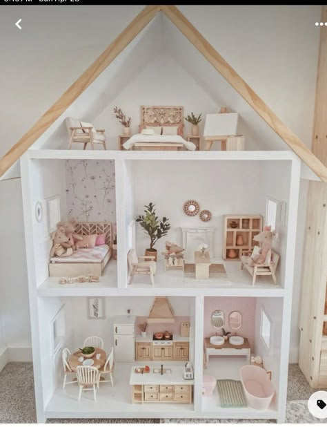 Beautiful Doll House, Dollhouse Bedroom Ideas, Doll Room Ideas, Doll House Makeover, Toy Room Storage, Maileg Doll House, Diy Mouse, Dollhouse Makeover, Maileg Dolls