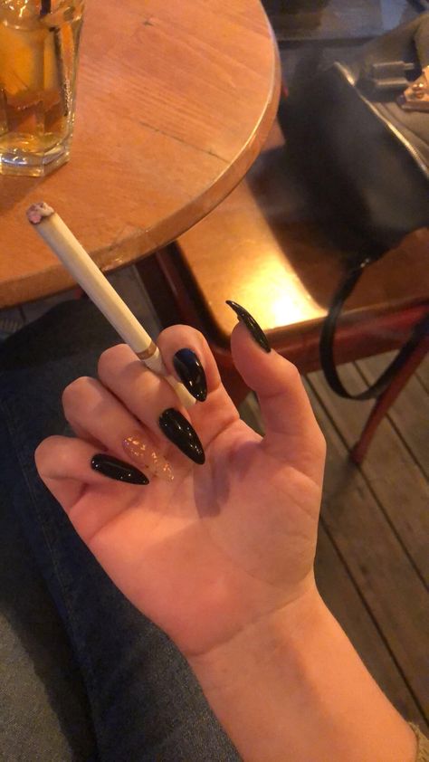 Nails And Ciggaretes, Cigarettesaftersex Band Aesthetic Nails, Cigarettesaftersex Nails, Ciggaretes Aesthetics, Black Nails Aesthetic Dark, Black Nails Aesthetic, Nail Art Stencils, Black Stiletto Nails, Hard Gel Nails