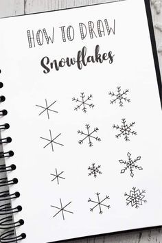 Looking for the best step by step Christmas doodle tutorials to try out in your bullet journal?! Check out these spreads for inspiration! #bujodoodles #doodles #bulletjournal #bujoideas Trin For Trin Tegning, Bullet Journal Christmas, Crazy Laura, Snowflakes Drawing, Journal Christmas, Christmas Doodle, Kraf Kertas, Christmas Drawings, Skirt Diy