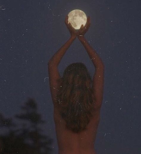 Full Moon Photography, Full Moon Photos, Wild Feminine, Moon Circle, Moon Dance, Moon Photos, Women's Circle, Moon Photography, Wild Woman