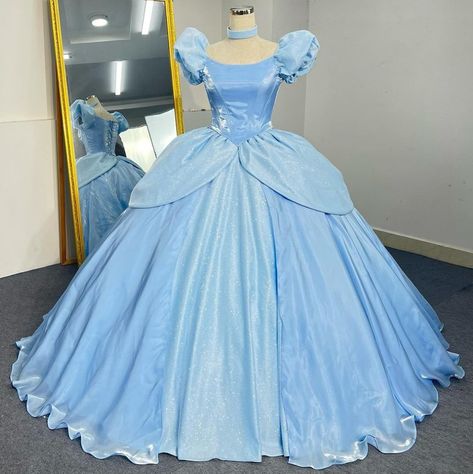 Cinderella Dress Quinceanera, Cinderella Quinceanera Dresses, Disney Princess Inspired Dresses, Cinderella Quinceanera, Disney Princess Dress Up, Tiana Dress, Dresses Sweet 16, Cinderella Costume, Gown Fashion