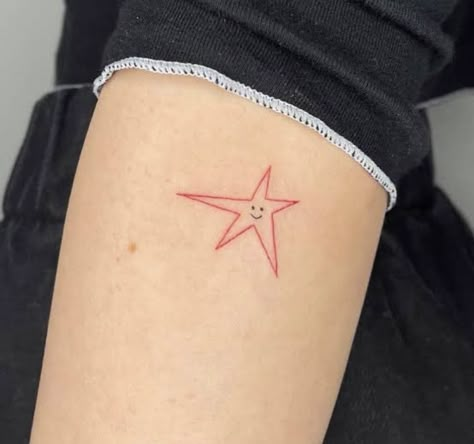 gracie abrams red smiley face star tattoo Smiley Face Tattoo, Small Star Tattoos, Gracie Core, Taboo Tattoo, Tattoo Coloring Book, Red Ink Tattoos, Star Tattoo, Red Tattoos, Subtle Tattoos