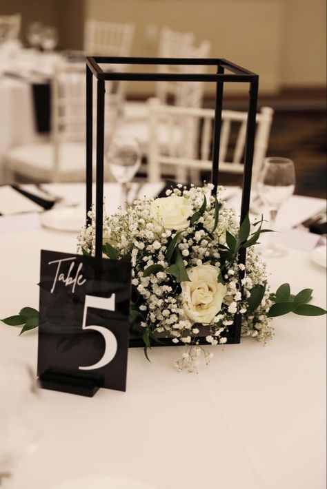 Black And White Wedding Tablescapes, All Black Wedding Centerpieces, Diy Reception Centerpieces, Black And White Ball Centerpieces, Black White Greenery Wedding Decor, Black And White Wedding Flower Arrangements, Black White And Gold Wedding Centerpieces Table Decorations, Wedding Black Centerpieces, Modern Black And White Wedding Centerpieces