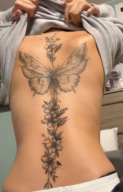 Backpiece Tattoo, Cute Hand Tattoos, Pretty Hand Tattoos, Tasteful Tattoos, Spine Tattoos For Women, Pretty Tattoos For Women, Tattoos For Black Skin, Dope Tattoos For Women, Stylist Tattoos