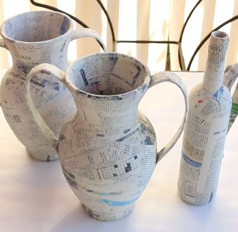 Vase Flowers Decor, Diy Vase Ideas, Paper Mache Vase, Paper Watch, Old Vases, Glass Bottle Diy, Paper Vase, Greek Vases, Paper Wall Hanging