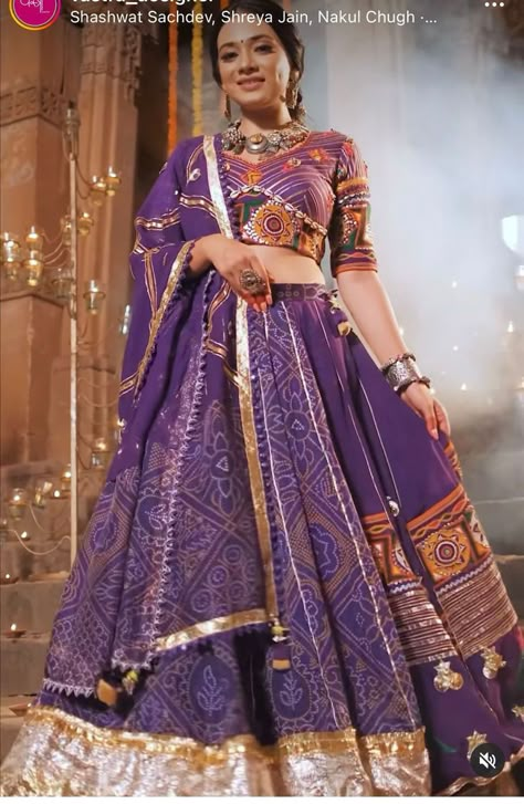 Marriage Garba Chaniya Choli, Navratri Work, Chaniya Choli For Wedding, Garba Dresses, Garba Choli, Gujarati Garba, Chania Choli, Kutchi Work, Navratri Outfits