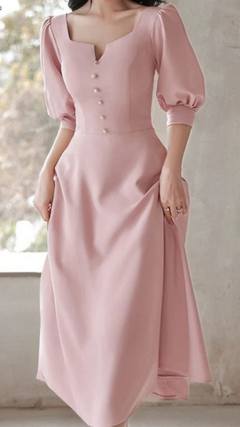 I saw this Vintage Women Korean Midi Robe Elegant Evening Dress and I can’t get it off my mind! The half sleeves and square neck are just so classy! I can totally see myself wearing this for a night out or a special event. The fabric looks super comfy, too!  Have you guys seen this dress? What do you think?   Let me know in the comments!   #VintageDress #EveningWear #FashionDreams #KoreanStyle #DressGoals 💖👗✨ Coat Burkha, Modest Dresses Casual Classy, Elegant Long Dress, Modest Dresses Casual, Korean Fashion Dress, Classy Dress Outfits, Half Sleeve Dresses, Elegant Dresses Long, Evening Dresses Elegant