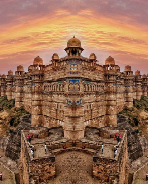 Gwalior Fort in different Style 👌 . @disvover_india : #GwaliorFort is an 8th century hillfort near Gwalior #CentralIndia. The #fort consists of a defensive structure and two main palaces Gujari Mahal and Man Mandir built by Man Singh Tomar. The fort... Gwalior Fort, Ancient Indian Architecture, Visit India, India Tour, Indian Architecture, Historical Monuments, Madhya Pradesh, Tourist Places, Ancient Architecture