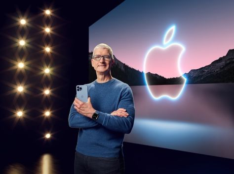 Apple Presentation, Polaroid Room, Old Apple Logo, Apple Glasses, Apple Aesthetic, Best Travel Insurance, Product Development Process, Apple Macintosh, Tim Cook