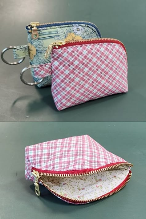 Sew a mini coin purse and keychain with a cute pattern. Simple Coin Purse, Coin Purse Pattern Free, Diy Coin Purse Pattern, Diy Coin Purse, Purse Patterns Free, Coin Purse Pattern, Purse Sewing Patterns, Cute Coin Purse, Handmade Fabric Bags