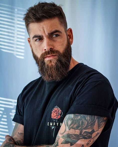 Long Ducktail Beard Short Hair Long Beard, Tapered Beard, Beard Styles Shape, Latest Beard Styles, Viking Beard Styles, Ducktail Beard, Short Hair With Beard, Beard Cuts, Long Beard Styles