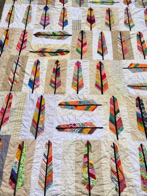 Southwestern Quilts, Native American Quilt, Southwest Quilts, Western Quilts, Embroidery Modern, Feather Quilt, Bohemian Quilt, Ideas Embroidery, Modern Fabrics