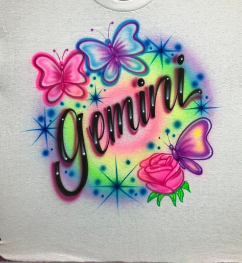 Graffiti Logo Airbrush T Shirts Design, Gemini Airbrush Shirt, Airbrush Art Tshirt, Airbrush Shirt Design, Airbrush Tshirt Ideas, Y2k Airbrush Shirt, Airbrush Designs Ideas, Airbrush Graphic Design, Airbrush Shirt Ideas