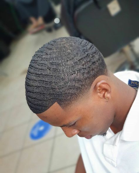 Taper Waves Haircut, Black Men Haircuts Short Fade, Black Man Haircut Fade, Fade Haircut Women, 360 Waves Hair, Husband Hair, Types Of Fade Haircut, Taper Fade Short Hair, Waves Hairstyle Men