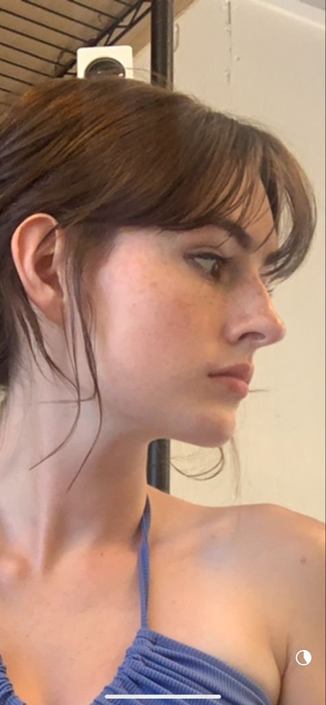 My side profile becaus ei rarely see noses like this Different Noses Side Profile, Side Profile Holding Something, Hair Reference Side Profile, Profile Reference Female, Side View Reference Photo, Profile View Face, Semi Side Profile Drawing, Weird Side Profile, Woman Side View Drawing