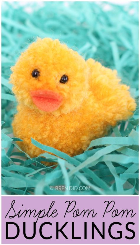 Simple Pom Pom Ducklings – Learn how to make pom pom pets for Easter. Simple craft using yarn and craft felt. This adorable duckling tutorial is available at BrenDid.com Pom Pom Birds, Pom Pom Pets, Diy Yarn Pom Pom, Cruise Ducks, Duck Crafts, Pom Pom Animals, Crafting For Kids, Diy Spring Crafts, Pom Pom Baby