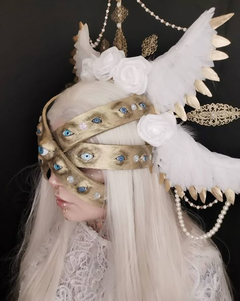 Diy Angel Headpiece, Elegant Angel Costume, Angel Outfit Reference, Angel Head Piece, Angel Wing Headpiece, Angel Like Outfit, Bible Angel Costume, Seraphim Headpiece, Seraphim Angel Costume