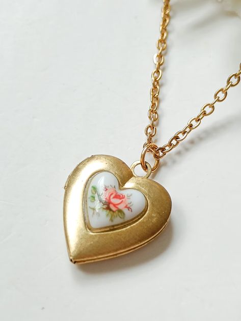 Gold Heart Locket Necklace Tiny Vintage Heart Necklace Heart - Etsy Australia Magpie Hoard, Small Gold Locket, Tiny Locket, Gold Heart Locket Necklace, Rose Locket, Vintage Heart Locket, Porcelain Heart, 70s Jewelry, Locket Design