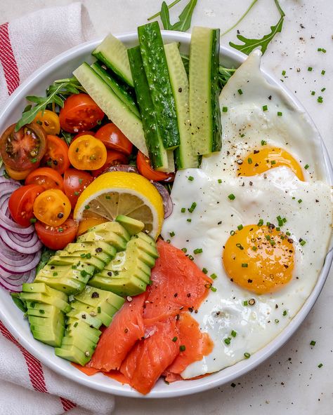 Smoked Salmon Breakfast, Salmon Breakfast, Lower Carb Meals, Cooking Sweet Potatoes, Clean Food Crush, Food Crush, Eating Clean, Clean Food, Buddha Bowl