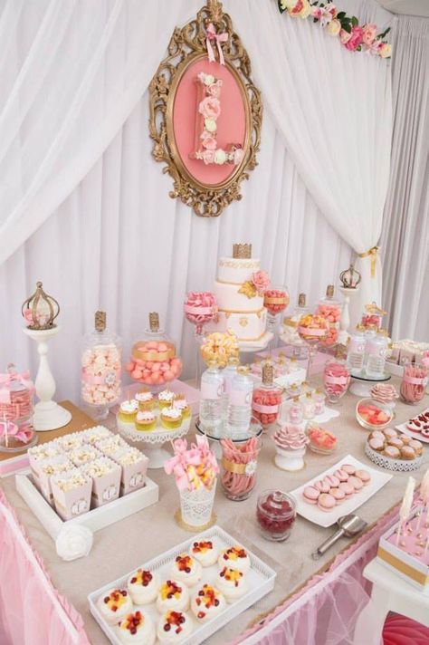 Pink Dessert Tables, Pink And Gold Decorations, Tårta Design, Pink Gold Baby Shower, Pink Desserts, Princess Birthday Cake, Quinceanera Decorations, Gold Birthday Party, Sweet 16 Birthday Party