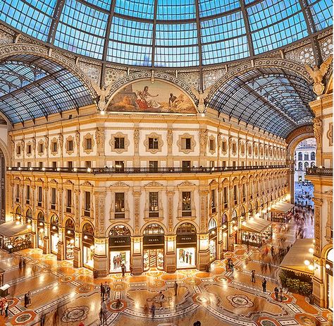 Galleria Vik Milano: luxury hotel & showcase for art, beauty and design // HOTELS Old New Architecture, Milan Italy Travel, Santurce Puerto Rico, Different Cultures Around The World, Luxury Italy, Italy City, Milan City, Milan Hotel, Galleria Vittorio Emanuele Ii