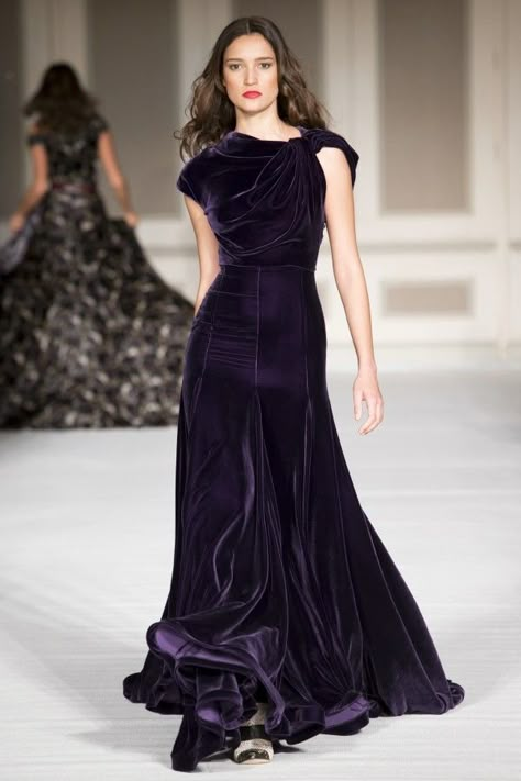 Velvet Fashion, Gorgeous Gowns, Fancy Dresses, London Fashion, Purple Dress, Dream Dress, London Fashion Week, Couture Fashion, Pretty Dresses