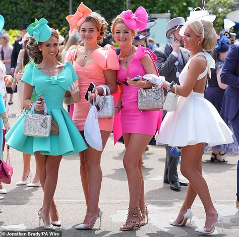 As colourful as a rainbow! Revellers wow in their very bright outfits at Royal Ascot... Ladies Day At The Races Outfit, Horse Race Outfit, Ladies Day Outfits, Royal Ascot Fashion, Royal Ascot Ladies Day, Ascot Outfits, Floral Summer Dresses, Ascot Ladies Day, Mini Frock