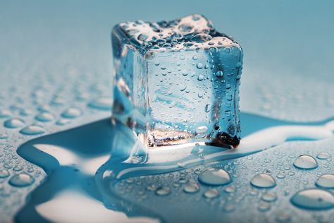 Ice Drawing, Ice Cube Melting, Ice Pictures, Ice Aesthetic, Ice Photo, Ice Photography, Photo Water, Water Images, Water Abstract