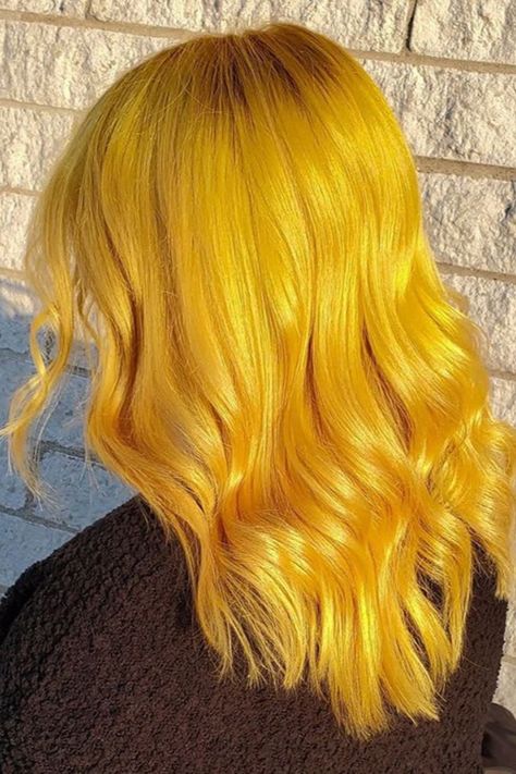 Yellow Hair Dye Ideas, Yellow Hairstyle, Pulp Riot Hair Color Ideas, Clawdia Wolf, Neon Yellow Hair, Yellow Hair Dye, Yellow Vivid Hair, Hair Color Inspiration, Hair Yellow