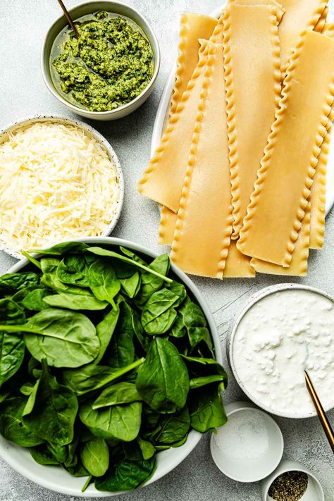 A fresh take on a comfort food classic: Pesto Lasagna Rolls with Spinach & Cottage Cheese! These easy 5-ingredient lasagna-inspired spirals are made by rolling lasagna noodles with fresh pesto, wilted spinach, melty mozzarella, & cottage cheese. Bake the spinach lasagna roll ups for a fun & feel-good dinner, ready in 1 hour or less! (Vegetarian) #lasagnarollups ##lasagnarolls #pestolasagnarollups #spinachpestolasagnarollups #vegetarianrecipes #vegetariandinner #dinnerideas #easydinnerideas Pesto Lasagna Recipe, Cottage Cheese Bake, Vegetarian Lasagna Roll Ups, Spinach Lasagna Roll Ups, Spinach Cottage Cheese, Lasagna With Cottage Cheese, Meatless Lasagna, Lasagna Rolls Recipe, Turkey Pesto