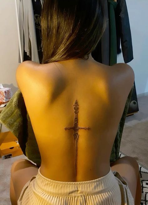 Whimsical Spine Tattoo, Knee Tatoos Woman, Long Back Tattoo, Dagger Spine Tattoo, V Line Tattoos Women, Mid Back Tattoo, Tato Minimal, Spine Tattoos For Women, Classy Tattoos