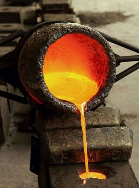 Daily Man Up (28 Photos) - Suburban Men Smelting Metal, Metal Foundry, Casting Metal, Steel Industry, Blacksmith Forge, Black Smithing, Liquid Metal, Sand Casting, Metal Works