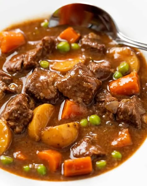 Crock Pot Beef Stew Easy Slow Cooker, Crockpot Beef Stew Easy Crock Pot, Traditional Beef Stew Recipe, Crockpot Beef Stew, Traditional Beef Stew, Golden Potatoes, The Cozy Cook, Cozy Cook, Crockpot Recipes Beef Stew