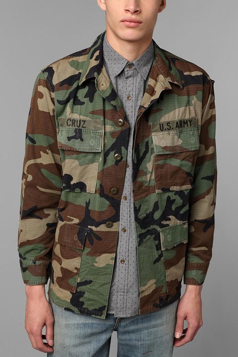 Army Fatigue Jacket, Urban Jacket, Army Look, M65 Field Jacket, Army Clothes, Mens Military Jacket, Army Fatigue, Camouflage Outfits, Mens 90s