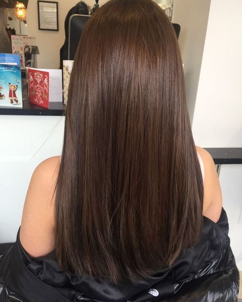 Straight Hair Brunnete, Cute Hair Colors For Straight Hair, Medium Brown Black Hair, No Style Haircut Long Hairstyles, Brown Hair Dye On Black Hair, Plain Brown Hair Color, Full Head Colour Brown, Long Layers Medium Length Hair Unstyled, Pin Straight Brown Hair