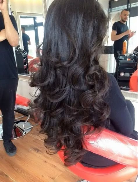 Long Hair Curled Ends, Straight Hair With Curled Ends, Lots Of Layers Long Hair, Curled Long Hair, Blowout Curls, Perfect Curly Hair, Hair Inspiration Long, Hairstyles For Layered Hair, Hair Done