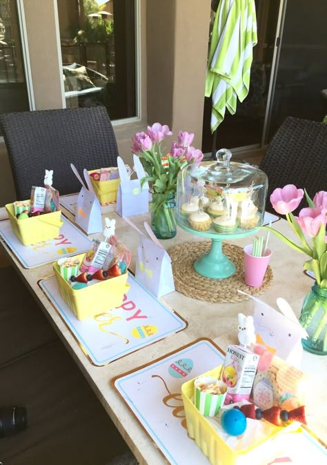 Easter fun with friends Easter Kids Table, Easter Party Table, Kids Easter Party, Easter Birthday Party, Easter Gathering, Easter Event, Easter 2023, Easter 2021, Easter Party Decor