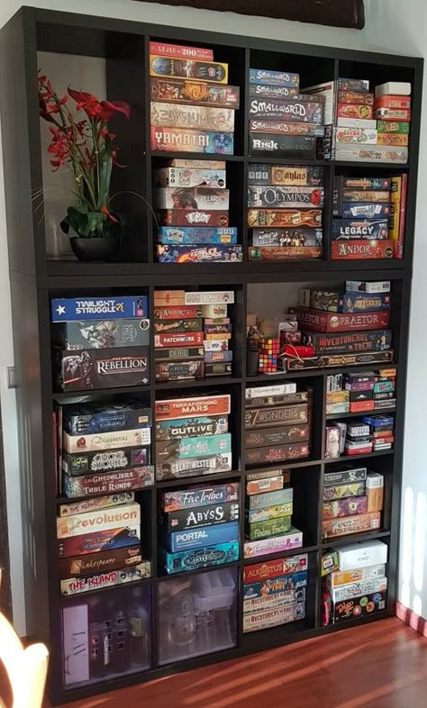 Basement Board Game Storage, Game Night Living Room, Game Room Couple Ideas, Home Board Game Room, Home Game Room Ideas Cozy, Board Game Cafe Aesthetic, Game Room Board Games, Game Room Library, Board Games Shelf