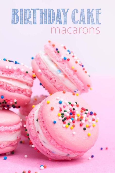 Pink Macaron Flavors, Best Macaron Flavors, Best Macaron Filling, Birthday Macarons Ideas, Best Birthday Desserts, Cute Birthday Treats, Birthday Desserts Not Cake, Macroon Ideas, Non Cake Birthday Desserts