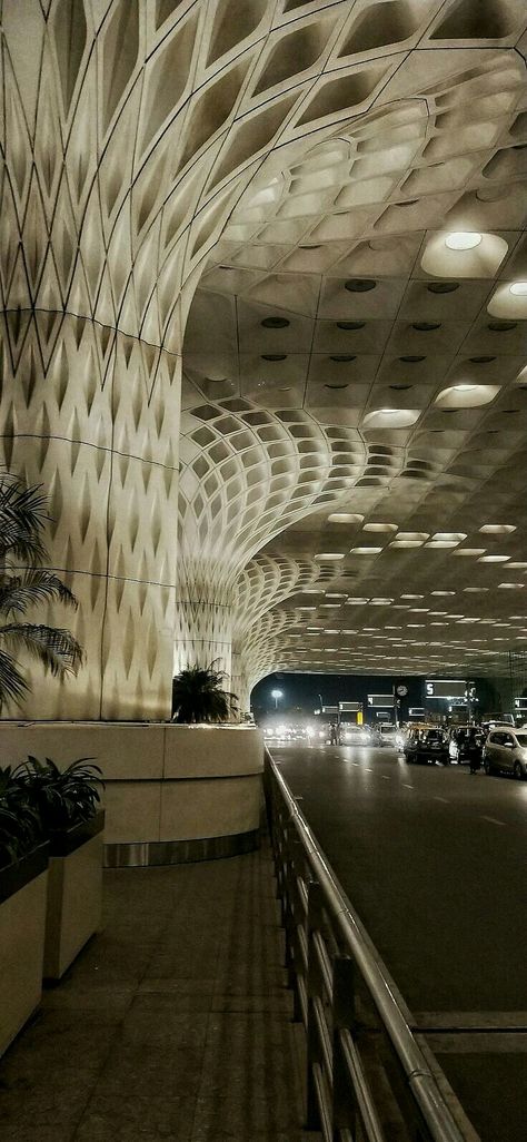 Mumbai airport✈😍👍 Airport Aesthetics, Mumbai Trip, Mumbai Travel, Travel Instagram Ideas, Las Vegas Airport, City Life Photography, Delhi Airport, Airport Pictures, Airport Aesthetic