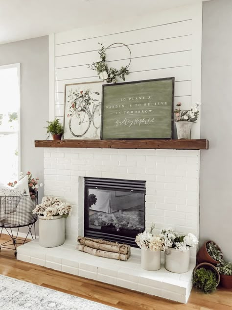 White Brick Fireplace With Shiplap Wall, Dark Stained Mantle, Accent Wall With White Fireplace, Paint Fireplace Brick, How To Paint Fireplace, White Painted Fireplace, Fireplace Accent Walls, Fireplace Brick, White Brick Fireplace