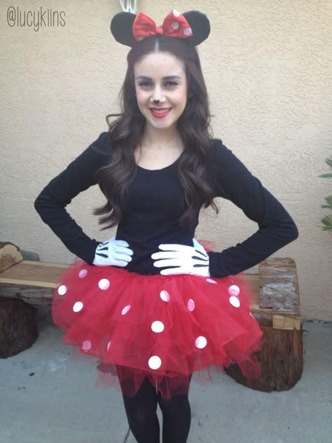 Minnie Mouse <3                                                                                                                                                     More Minnie Mouse Kostüm, Minnie Mouse Costume Diy, Last Minute Halloween Costume Ideas, Halloween Costume Couple, Mouse Diy, Last Minute Halloween Costume, Carnaval Costume, Minnie Mouse Costume, Minnie Mouse Halloween