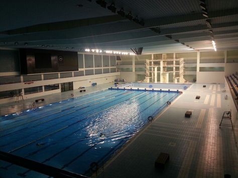 Closed Swimming Pool, Liminal Space Swimming Pool, Indoor Swimming Pool Aesthetic, Indoor Pool Aesthetic, Cas Songs, School Swimming Pool, Pool Area Ideas, School Pool Party, Swimming Pool Aesthetic