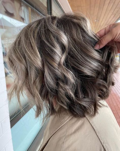 20+ Gray Blending Color Ideas for Transitioning Your Hair Brown Hair Going Grey, Greyish Hair, Brown Hair Pictures, Grey Brown Hair, Gray Highlights, Gray Blending, Grey Blending, Which Hair Colour, Hair Colour Inspo