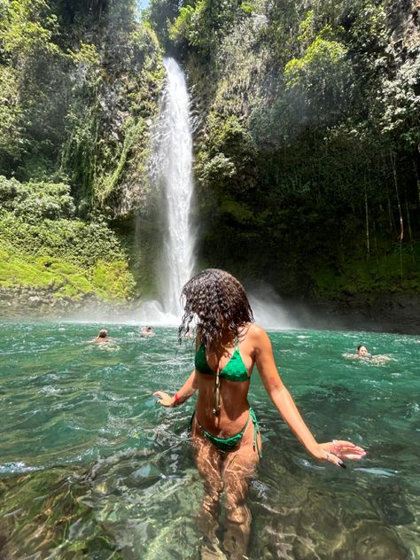 Greenery, waterfalls, green bikini, 500 steps later Hawaii Trip Outfits, Costa Rica Hot Springs, Costa Rica Pictures, Cost Rica, Fortuna Costa Rica, Portugal Beach, Waterfall Pictures, Waterfall Photo, Hawaii Pictures