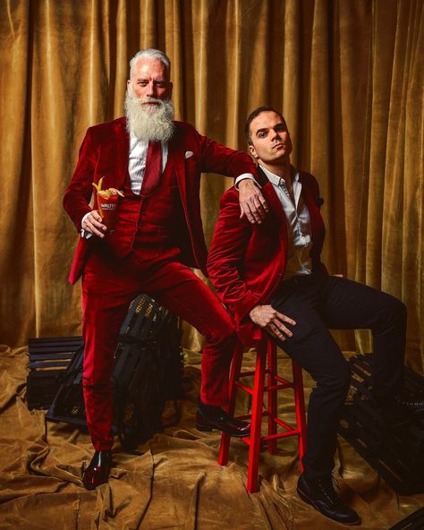 Christmas Outfit Ideas For Men, Christmas Outfit Men, Santa Claus Outfit, Party Dress Codes, Christmas Suit, Santa Costume, Origin Story, Fashion Corner, Christmas Photoshoot