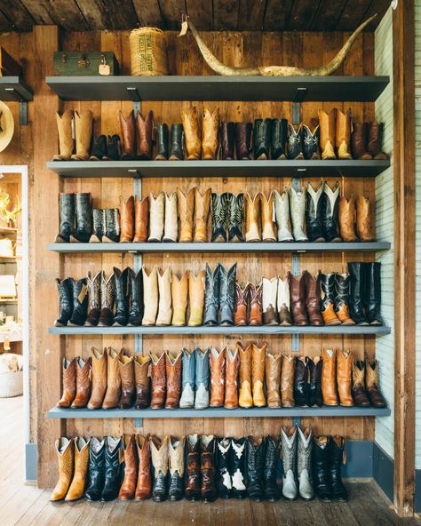 Country Living on Instagram: “Our Round Top shopping list looks a little something like this... 🤠🤎 . 👉 Check out the link in bio for a full rundown of things to do in…” Dream Country Home, Rustic Farmhouse Decor Ideas, Round Top Texas, Dream Country, Hgtv Star, Boot Rack, Western Bedroom, Boot Collection, Boutique Display