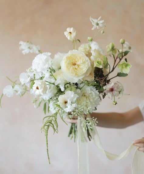 Wedding Bouquets Traditional, Wedding Flowers For Sage Green Theme, European Wedding Bouquet, Rinacula Bouquet, Ranaculus Bouquet White, Romantic White Bouquet, Neutral Fall Bridal Bouquet, White Rustic Bouquet, May Flowers In Season Wedding Bouquets